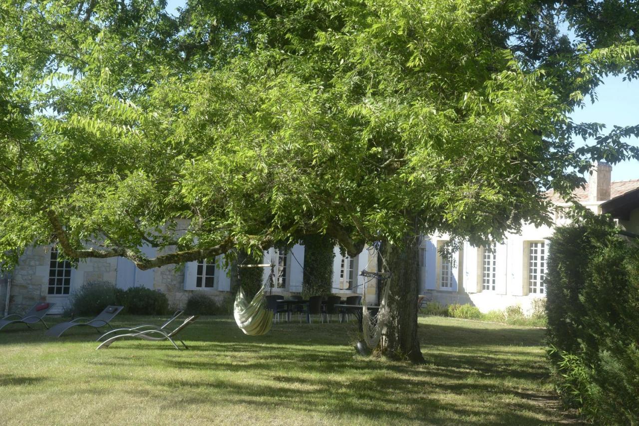 Chateau Rosemont - Grande Maison Familiale Campagne Dans Le Medoc Avec Piscine Et Tennis A 15 Mn Bordeaux Labarde Exterior foto