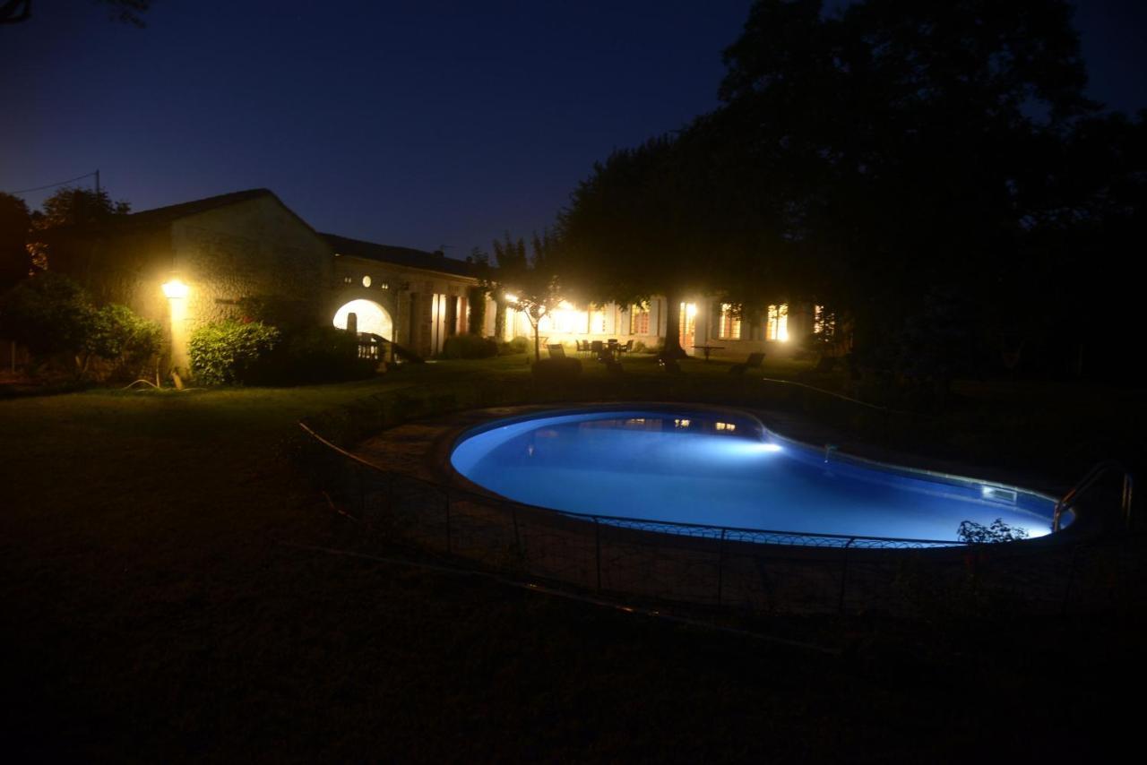Chateau Rosemont - Grande Maison Familiale Campagne Dans Le Medoc Avec Piscine Et Tennis A 15 Mn Bordeaux Labarde Exterior foto