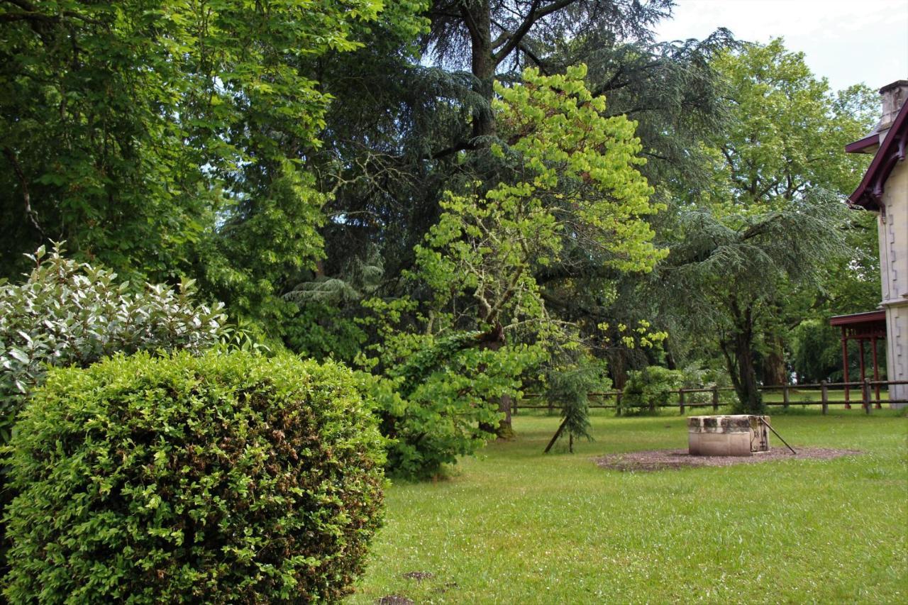 Chateau Rosemont - Grande Maison Familiale Campagne Dans Le Medoc Avec Piscine Et Tennis A 15 Mn Bordeaux Labarde Exterior foto